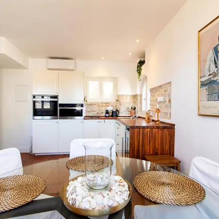 Korifo Old Town By Corfuescapes